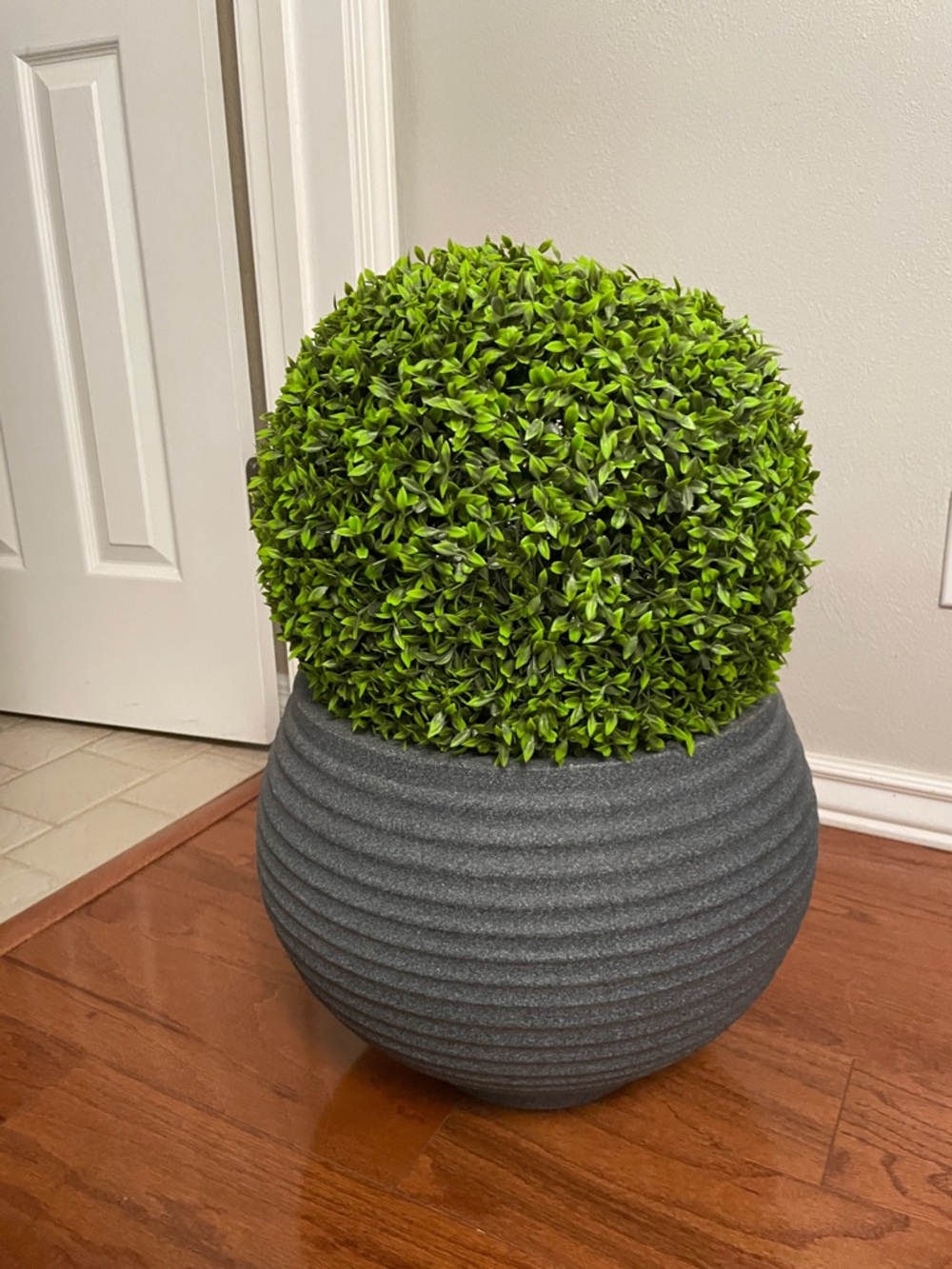 NEW Large Green Faux Artificial 14” Round Boxwood Sphere Ball Lifelike Greenery